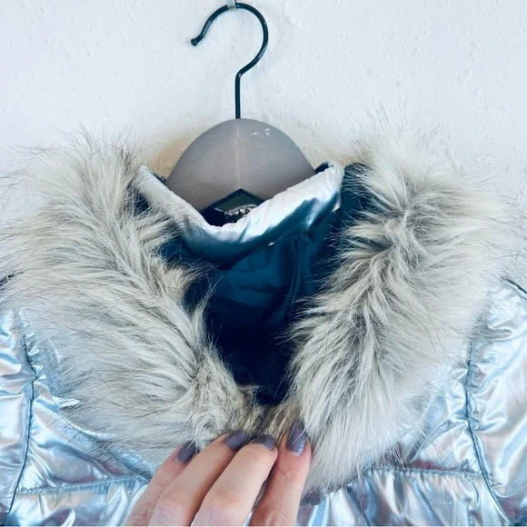Tommy Hilfiger Kids Unisex Silver Fur Hood Puffer Jacket/Sz:6